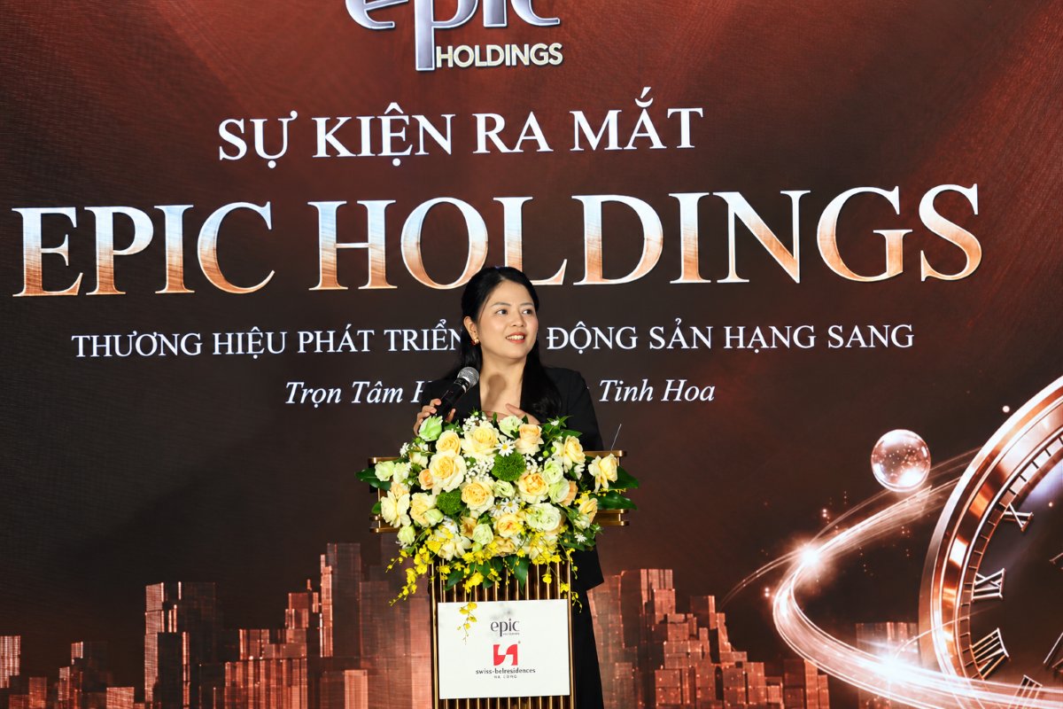 Chủ tịch HĐQT Công ty cổ phần Epic Holdings: Lương Hồng Anh phát biểu tại sự kiện Chủ tịch HĐQT Công ty cổ phần Epic Holdings: Lương Hồng Anh phát biểu tại sự kiện