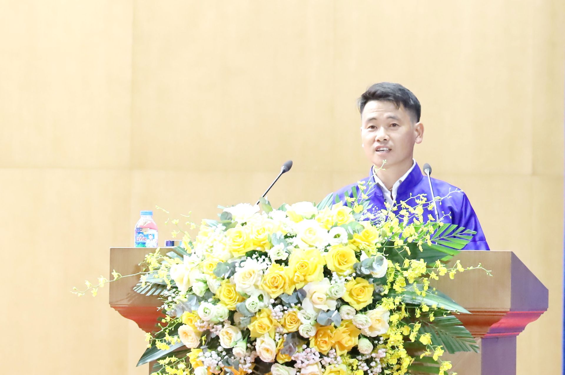 Ông Lồ Củi Thàng (dân tộc Bố Y), Trưởng thôn Người có uy tín, thôn Thính Chéng xã Mường Khương Ông Lồ Củi Thàng (dân tộc Bố Y), Trưởng thôn Người có uy tín, thôn Thính Chéng xã Mường Khương