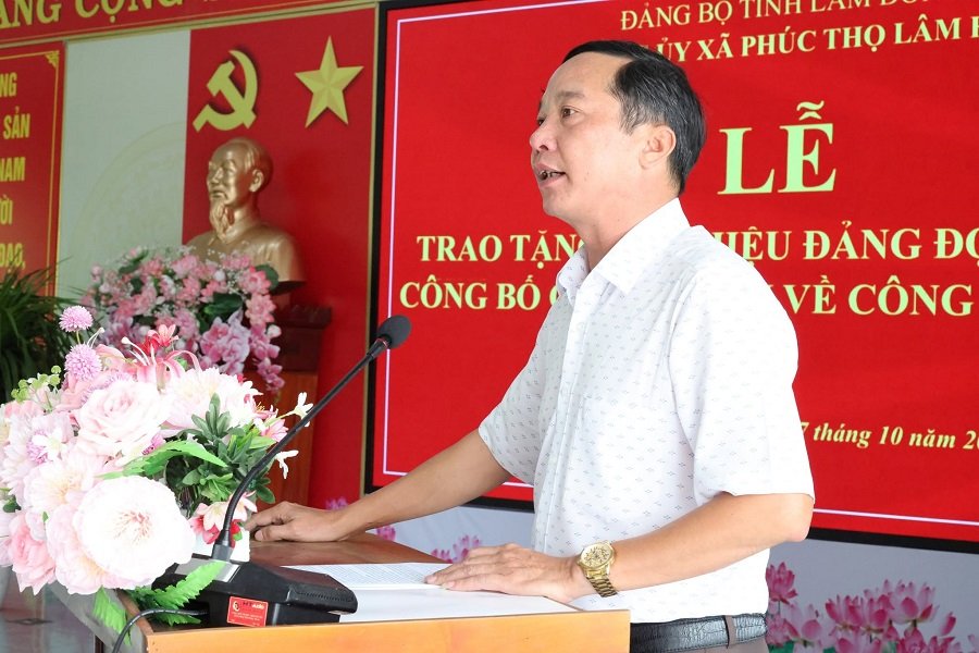 Đồng ch&iacute; Đinh Văn Khương, Ph&oacute; Chủ tịch UBND x&atilde; đại diện c&aacute;c đồng ch&iacute; được bổ nhiệm ph&aacute;t biểu nhận nhiệm vụ.