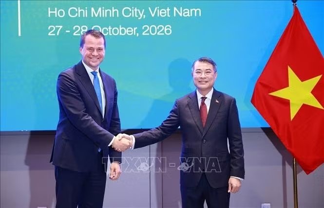Thủ tướng Lê Minh Hưng tiếp Giám đốc điều hành Diễn đàn Kinh tế Thế giới (WEF) Stephan Mergenthaler. Ảnh: Dương Giang/TTXVN Thủ tướng Lê Minh Hưng tiếp Giám đốc điều hành Diễn đàn Kinh tế Thế giới (WEF) Stephan Mergenthaler. Ảnh: Dương Giang/TTXVN