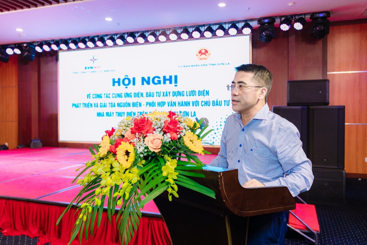 Ông Tăng Thế Hùng - Phó Cục trưởng Cục Điện lực, Bộ Công Thương phát biểu tại Hội nghị Ông Tăng Thế Hùng - Phó Cục trưởng Cục Điện lực, Bộ Công Thương phát biểu tại Hội nghị