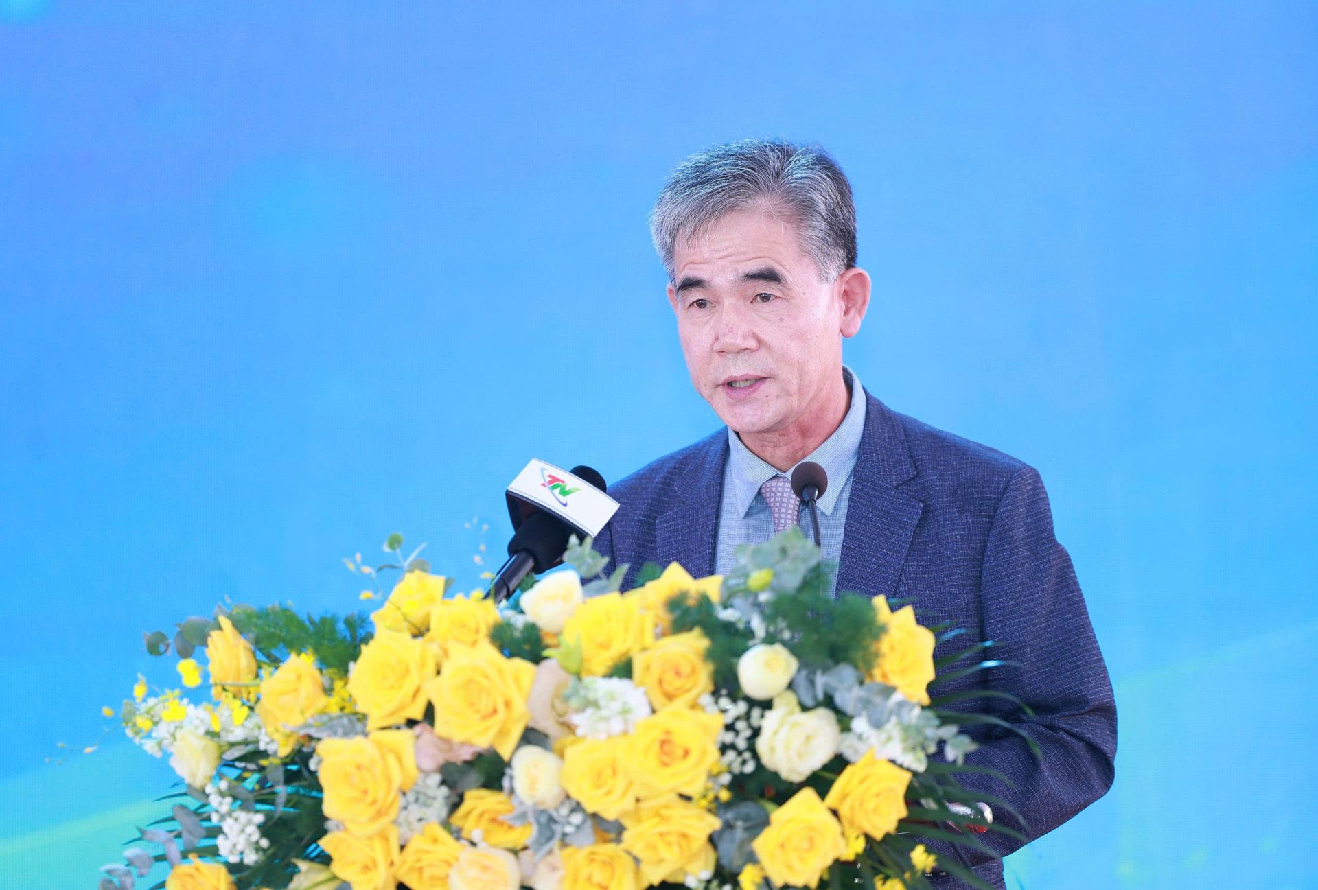 Ông Oh Do Yeon - Chủ tịch Hiệp hội Doanh nghiệp Hàn Quốc (Kocham) tại Thái Nguyên khẳng định: “Kocham sẽ luôn là cầu nối vững chắc, hợp tác chặt chẽ cùng các DN Hàn Quốc và các KCN do Viglacera phát triển, nỗ lực hết mình để dự án đạt được những thành tựu rực rỡ nhất, trở thành KCN kiểu mẫu tiêu biểu của Việt Nam”. Ông Oh Do Yeon - Chủ tịch Hiệp hội Doanh nghiệp Hàn Quốc (Kocham) tại Thái Nguyên khẳng định: “Kocham sẽ luôn là cầu nối vững chắc, hợp tác chặt chẽ cùng các DN Hàn Quốc và các KCN do Viglacera phát triển, nỗ lực hết mình để dự án đạt được những thành tựu rực rỡ nhất, trở thành KCN kiểu mẫu tiêu biểu của Việt Nam”.