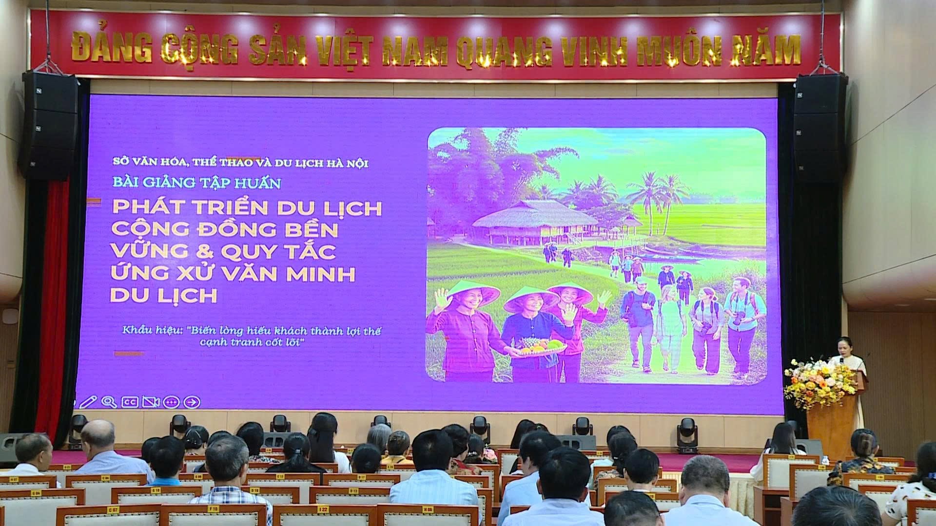 Quang cảnh chương trình tập huấn về phát triển du lịch cộng đồng và ứng xử văn minh du lịch tại phường Hà Đông. Quang cảnh chương trình tập huấn về phát triển du lịch cộng đồng và ứng xử văn minh du lịch tại phường Hà Đông.