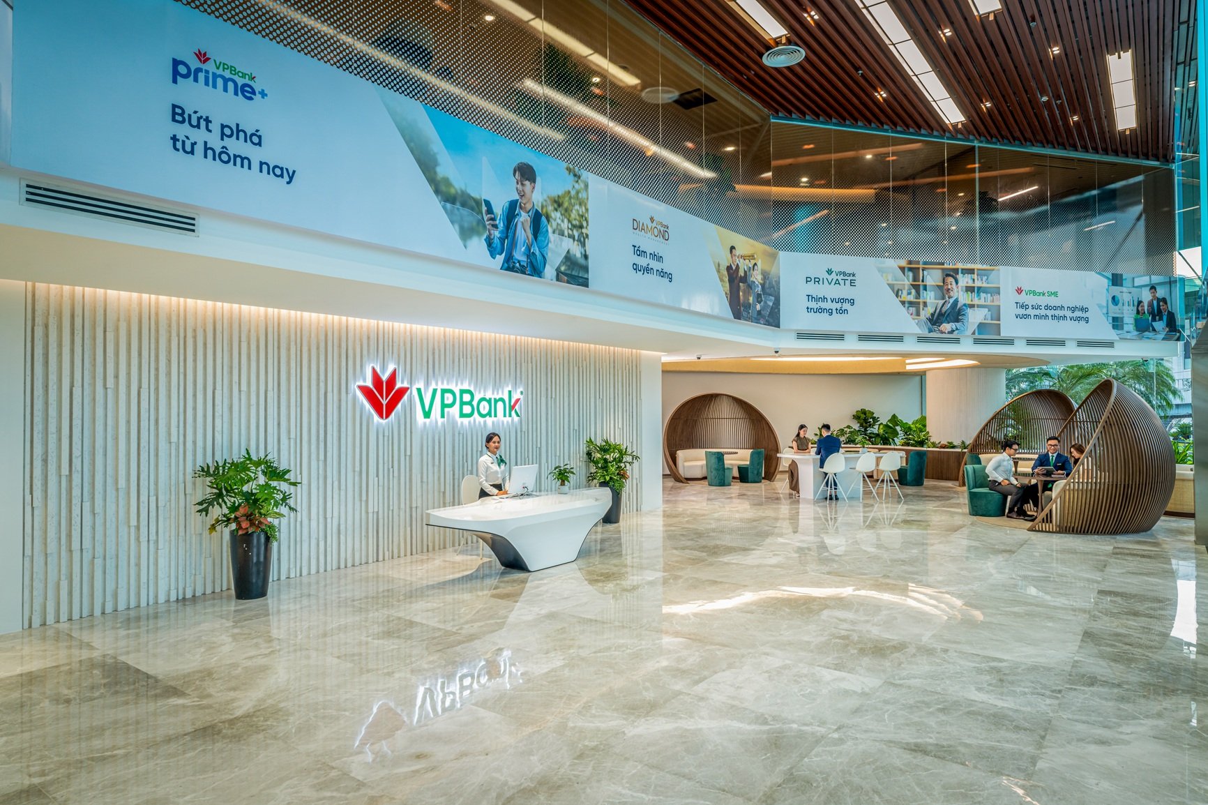 Các giải pháp giúp VPBank ngày càng mở rộng đồng hành, đáp ứng đa dạng nhu cầu tài chính của khách hàng. Ảnh: VPBank. Các giải pháp giúp VPBank ngày càng mở rộng đồng hành, đáp ứng đa dạng nhu cầu tài chính của khách hàng. Ảnh: VPBank.