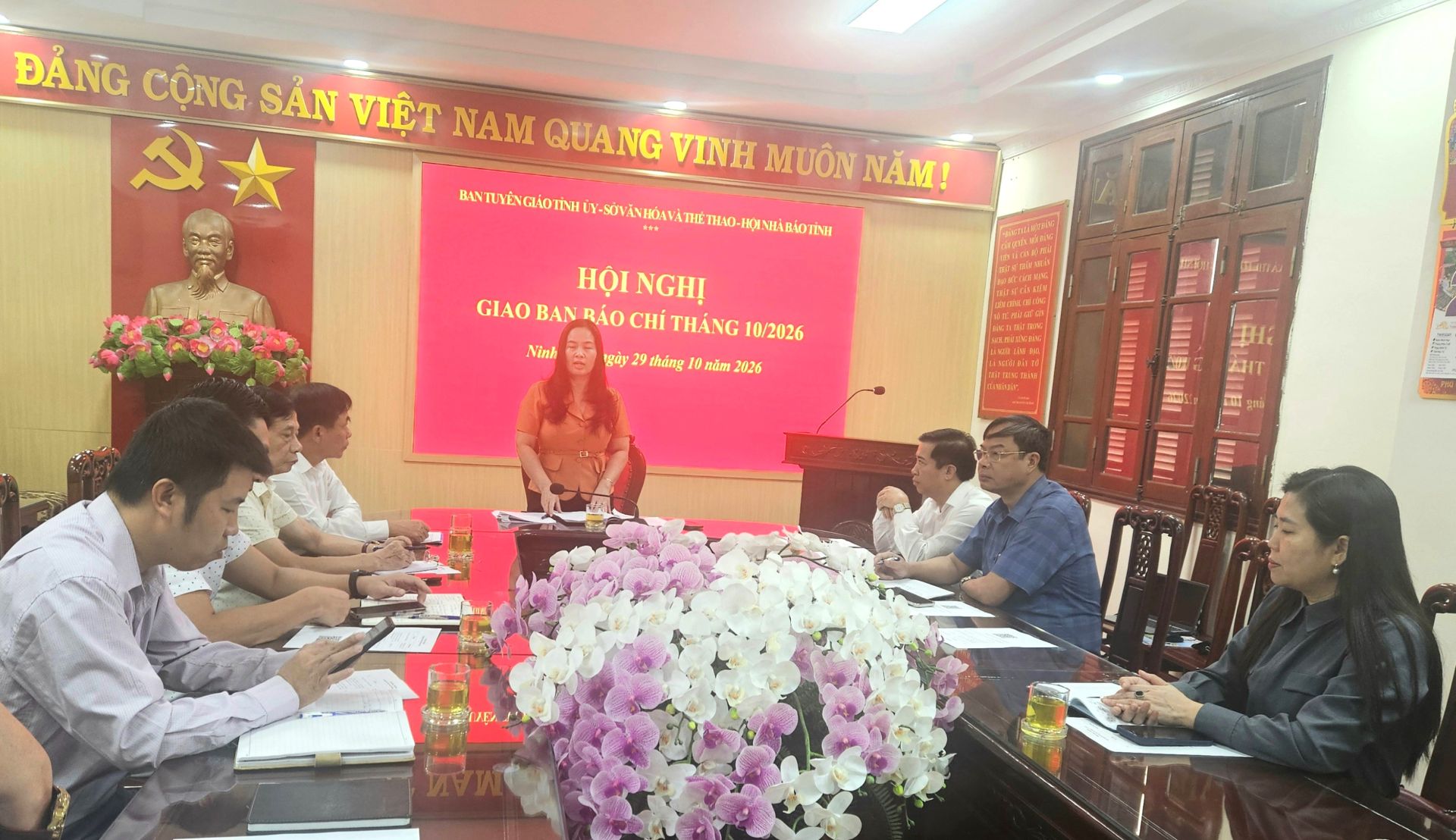 Phó Ban Tuyên giáo Tỉnh ủy Ninh Bình Nguyễn Thị Ngọc Phượng phát biểu tại hội nghị Phó Ban Tuyên giáo Tỉnh ủy Ninh Bình Nguyễn Thị Ngọc Phượng phát biểu tại hội nghị