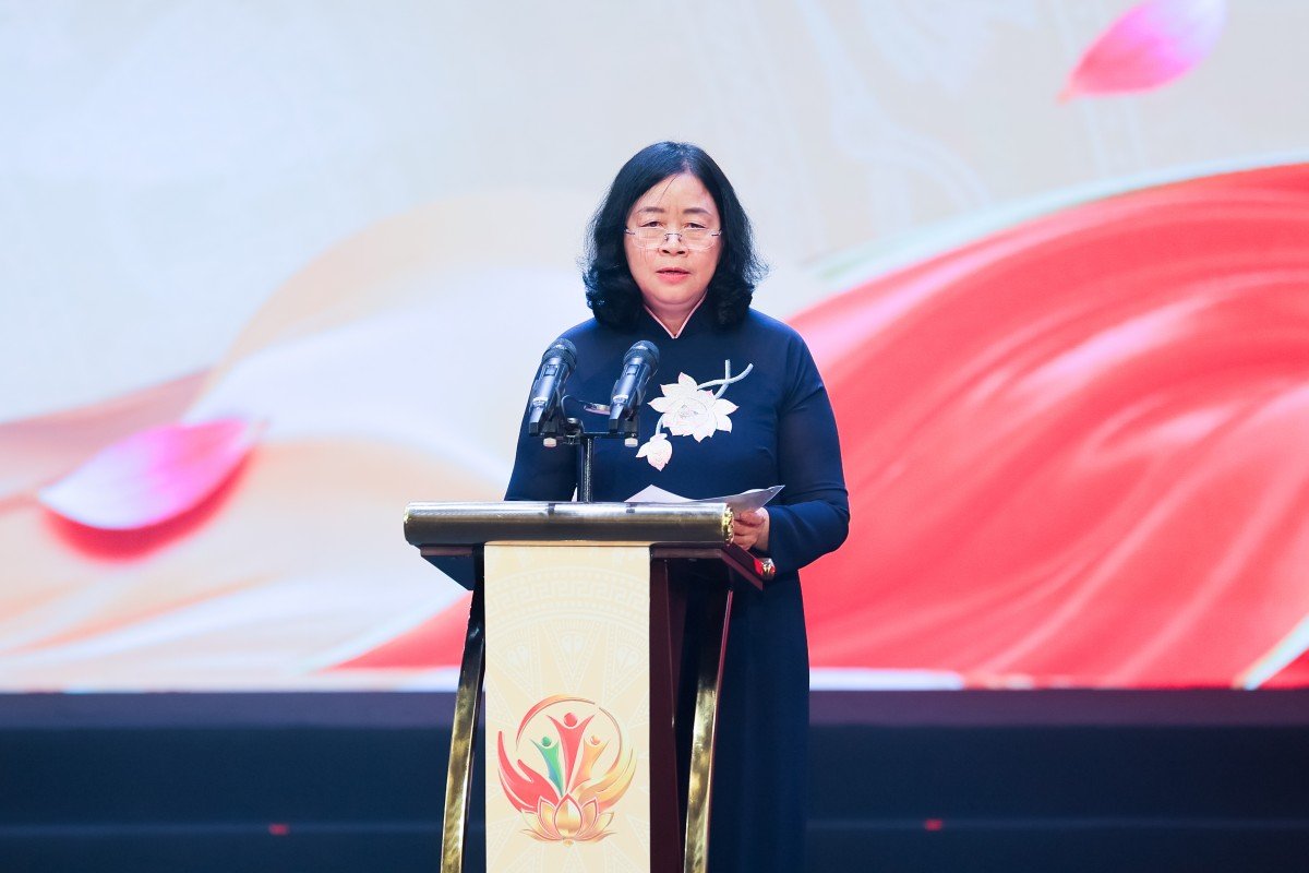Chủ tịch Ủy ban Trung ương MTTQ Việt Nam Bùi Thị Minh Hoài phát biểu tại lễ phát động Chủ tịch Ủy ban Trung ương MTTQ Việt Nam Bùi Thị Minh Hoài phát biểu tại lễ phát động