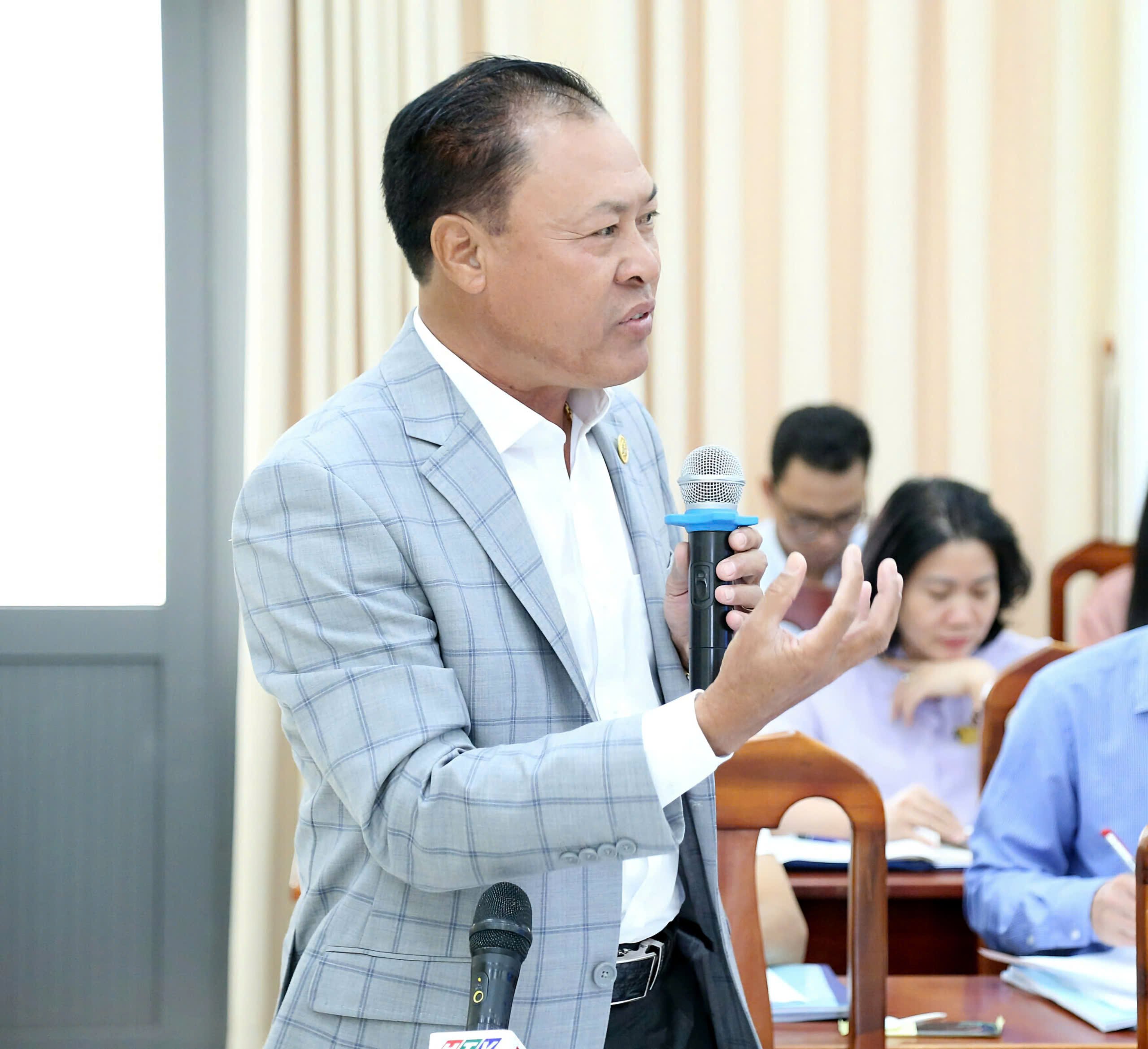 Luật sư L&ecirc; Hồng Nguy&ecirc;n cho rằng cần cơ chế x&aacute;c minh luật sư thống nhất tr&ecirc;n to&agrave;n quốc. Ảnh: VT
