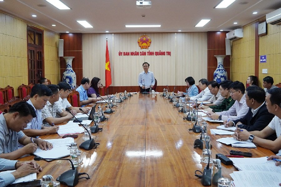 Ph&oacute; Chủ tịch UBND tỉnh Quảng Trị Ho&agrave;ng Xu&acirc;n T&acirc;n chủ tr&igrave; cuộc họp