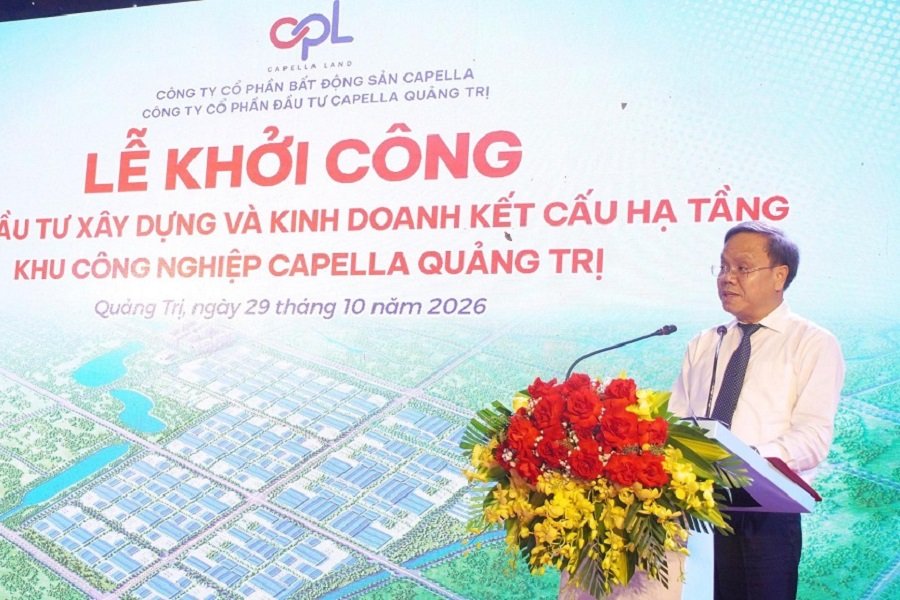 Ph&oacute; Chủ tịch UBND tỉnh Quảng Trị L&ecirc; Đức Tiến ph&aacute;t biểu tại lễ khởi c&ocirc;ng