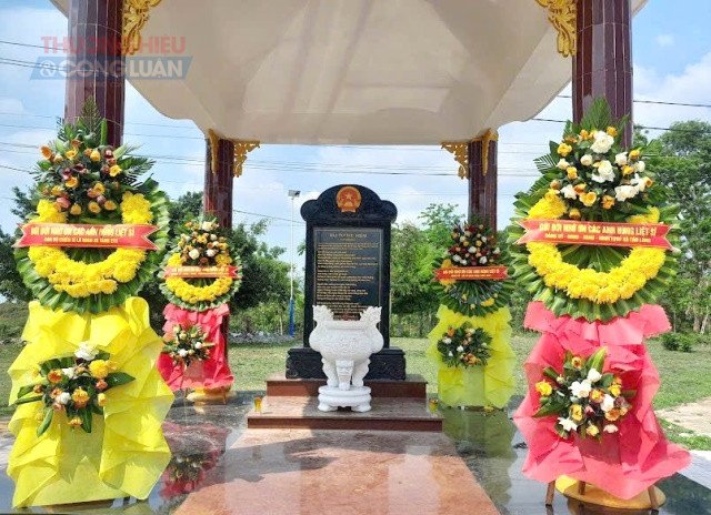 Nh&agrave; bia tưởng niệm c&aacute;c anh h&ugrave;ng liệt sĩ tại di t&iacute;ch được kh&aacute;nh th&agrave;nh sau đợt sửa chữa, n&acirc;ng cấp.