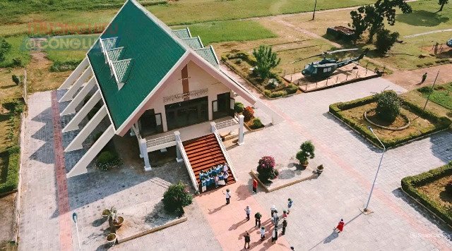 Nh&agrave; trưng b&agrave;y.