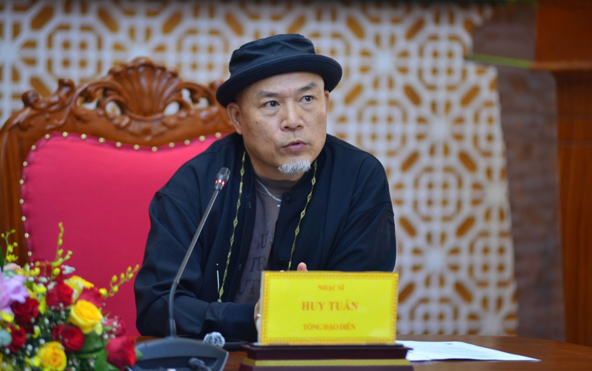 Nhạc sĩ Huy Tuấn, Tổng đạo diễn chương tr&igrave;nh ph&aacute;t biểu tại họp b&aacute;o.