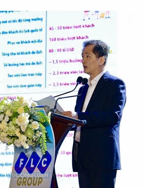 TS Nguyễn Văn Đ&iacute;nh tr&igrave;nh b&agrave;y tham luận.