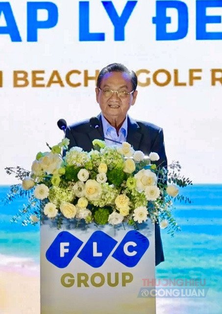 TS Trần Du lịch tr&igrave;nh b&agrave;y tham luận.