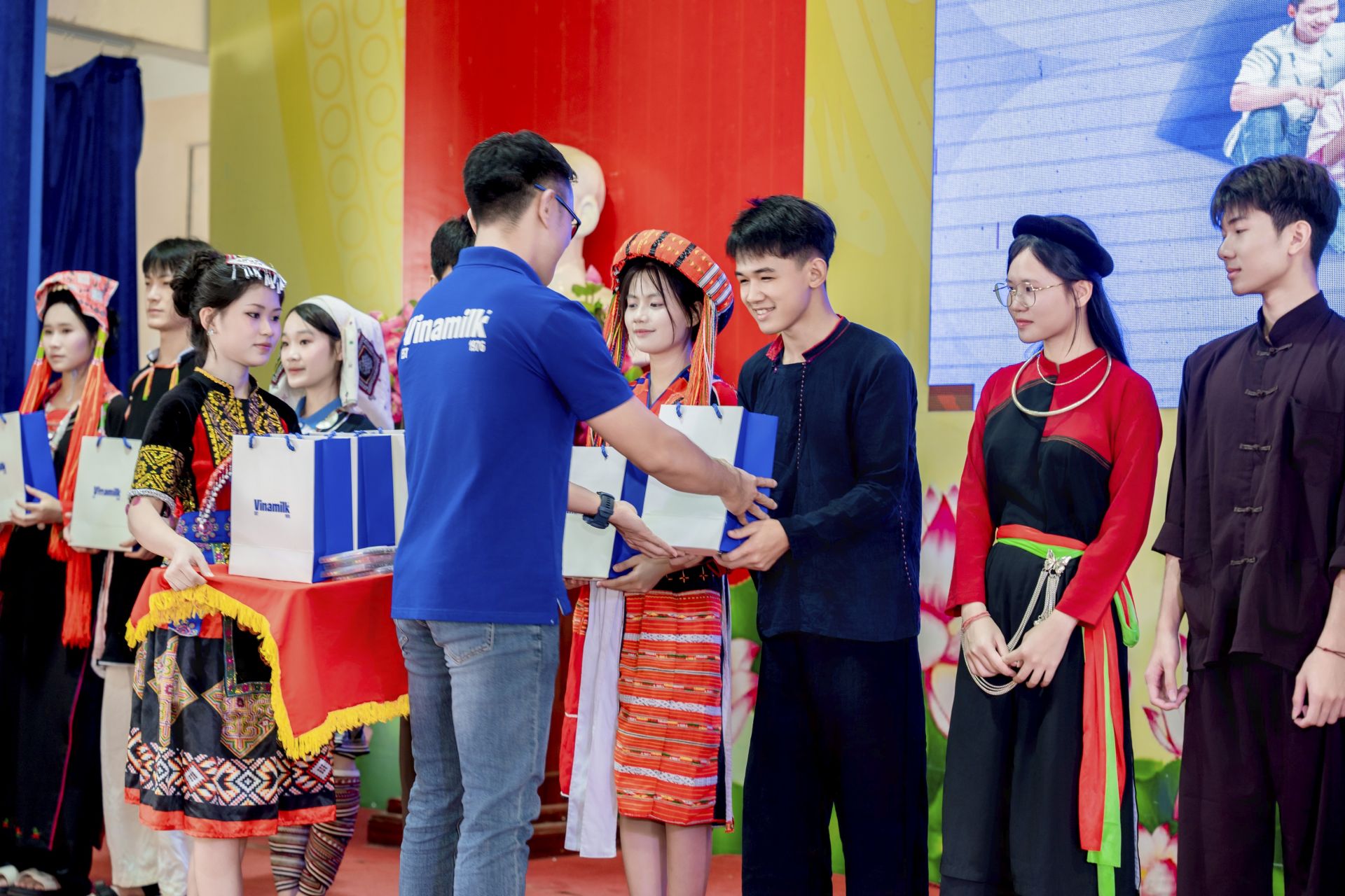 VINAMILK CHUNG TAY XÂY DỰNG “SỨC ĐỀ KHÁNG SỐ” CHO THẾ HỆ TƯƠNG LAI - Hình 5