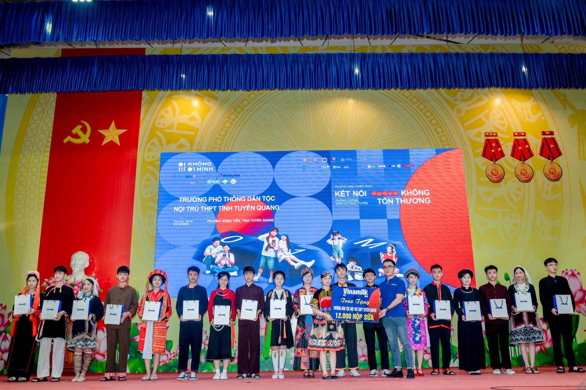 VINAMILK CHUNG TAY XÂY DỰNG “SỨC ĐỀ KHÁNG SỐ” CHO THẾ HỆ TƯƠNG LAI