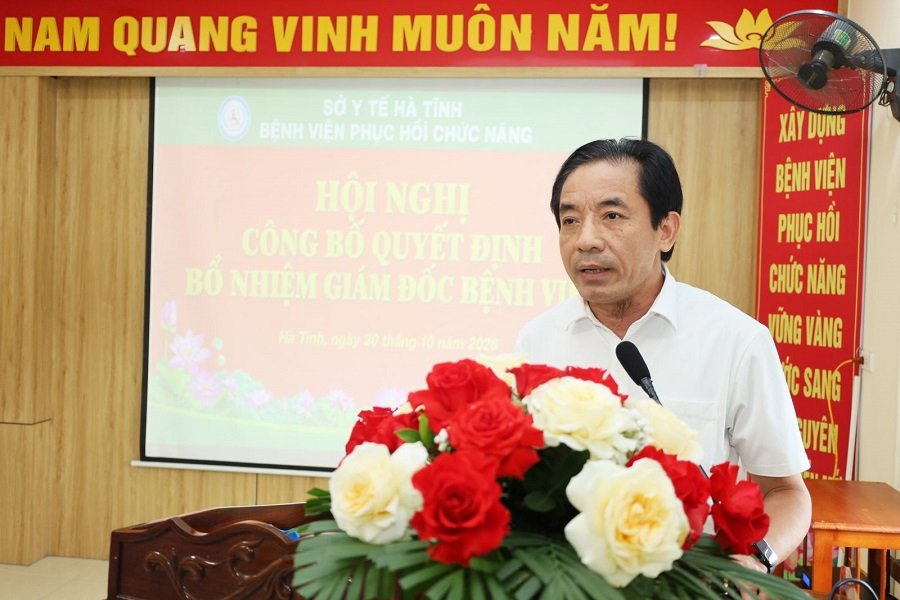Bác sĩ Lê Chánh Thành, Phó Giám đốc Sở Y tế phát biểu chúc mừng và giao nhiệm vụ Bác sĩ Lê Chánh Thành, Phó Giám đốc Sở Y tế phát biểu chúc mừng và giao nhiệm vụ