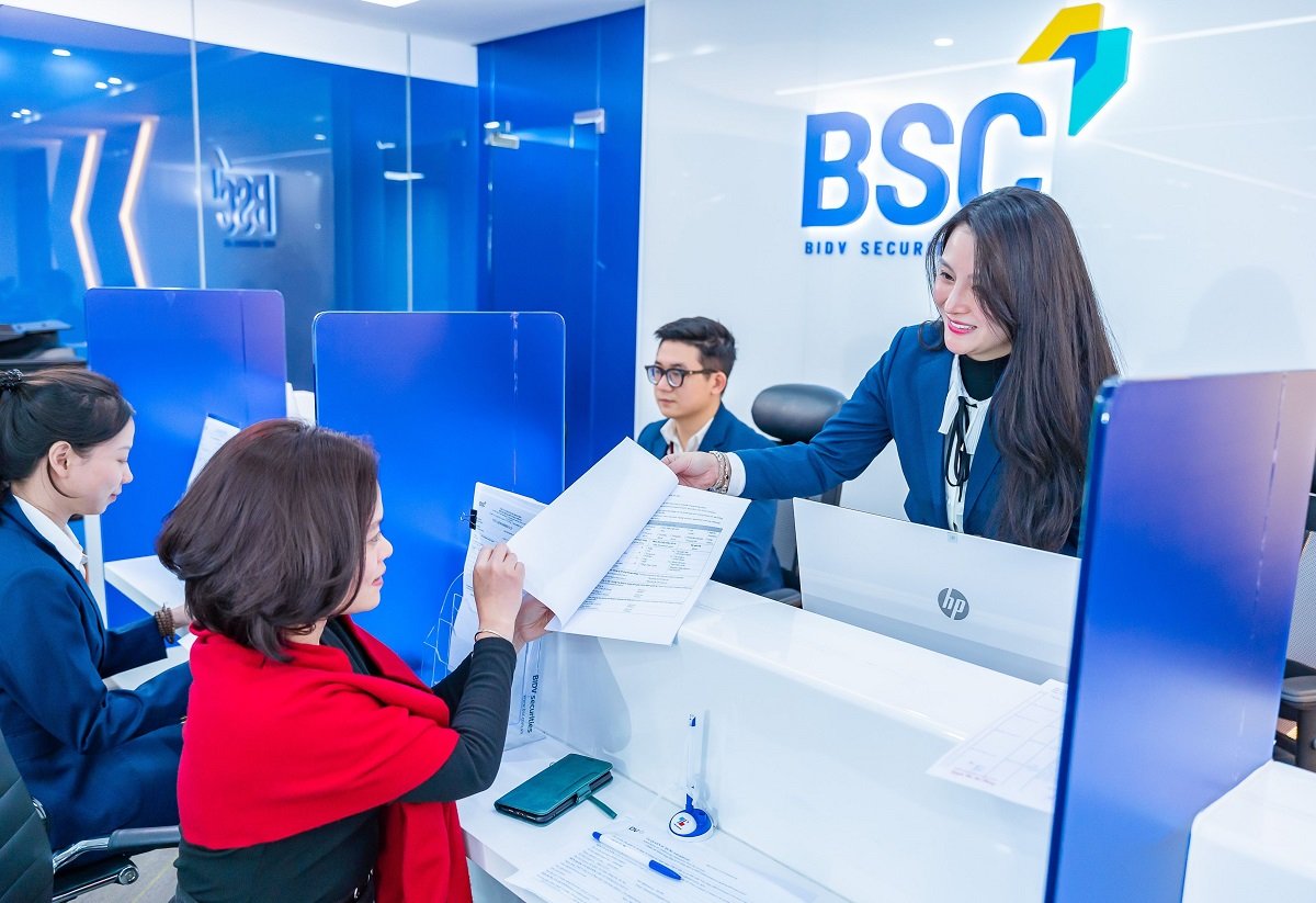 Hoạt động tư vấn kh&aacute;ch h&agrave;ng tại BSC