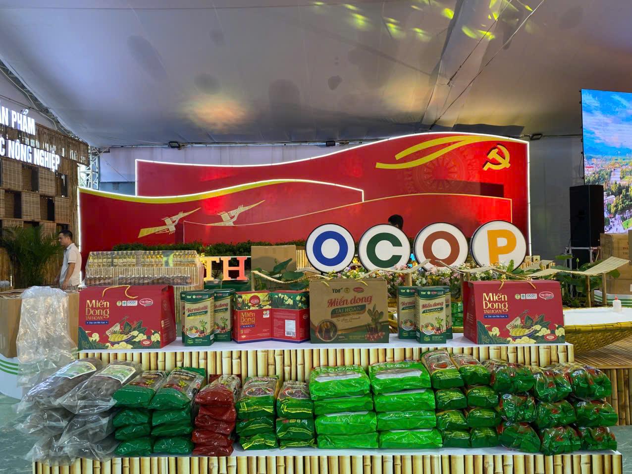 Danh hiệu OCOP 5 sao cùng việc được lựa chọn vào danh sách sản phẩm tiêu biểu và trao giải Mai An Tiêm năm 2026 là cơ hội để Hợp tác xã Tài Hoan tiếp tục khẳng định vị thế của miến dong trên thị trường Danh hiệu OCOP 5 sao cùng việc được lựa chọn vào danh sách sản phẩm tiêu biểu và trao giải Mai An Tiêm năm 2026 là cơ hội để Hợp tác xã Tài Hoan tiếp tục khẳng định vị thế của miến dong trên thị trường