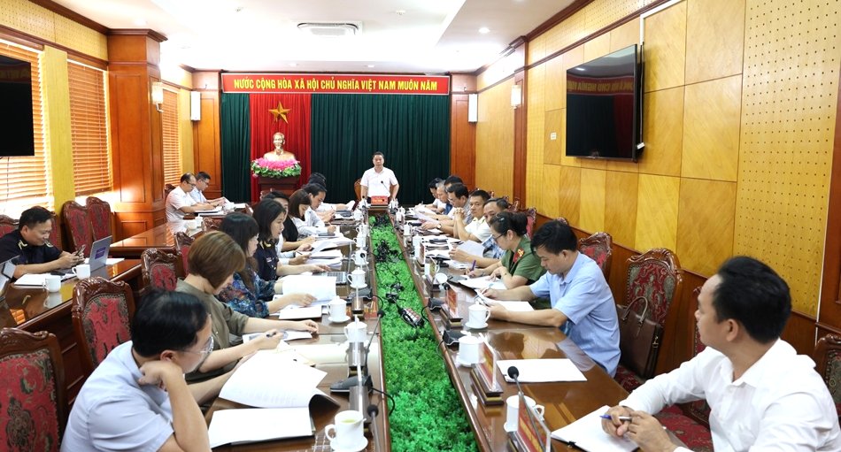 Ph&oacute; Chủ tịch UBND tỉnh Lạng Sơn Đo&agrave;n Thanh Sơn vừa chủ tr&igrave; cuộc họp