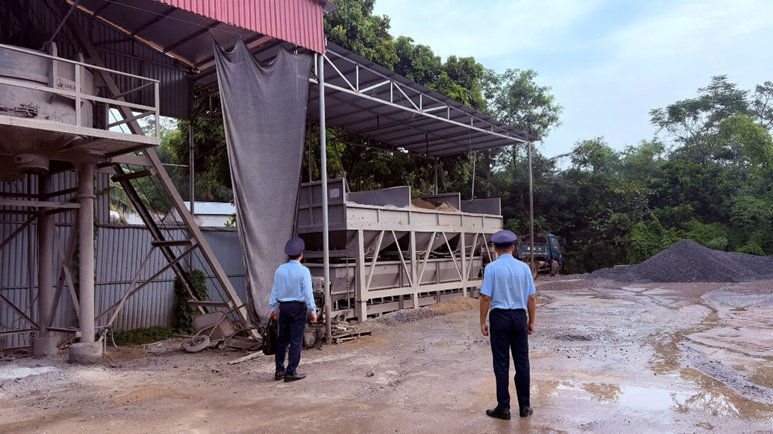 Lực lượng thuộc Đội QLTT số 5 kiểm tra đơn vị kinh doanh vật liệu xây dựng trên địa bàn quản lý Lực lượng thuộc Đội QLTT số 5 kiểm tra đơn vị kinh doanh vật liệu xây dựng trên địa bàn quản lý
