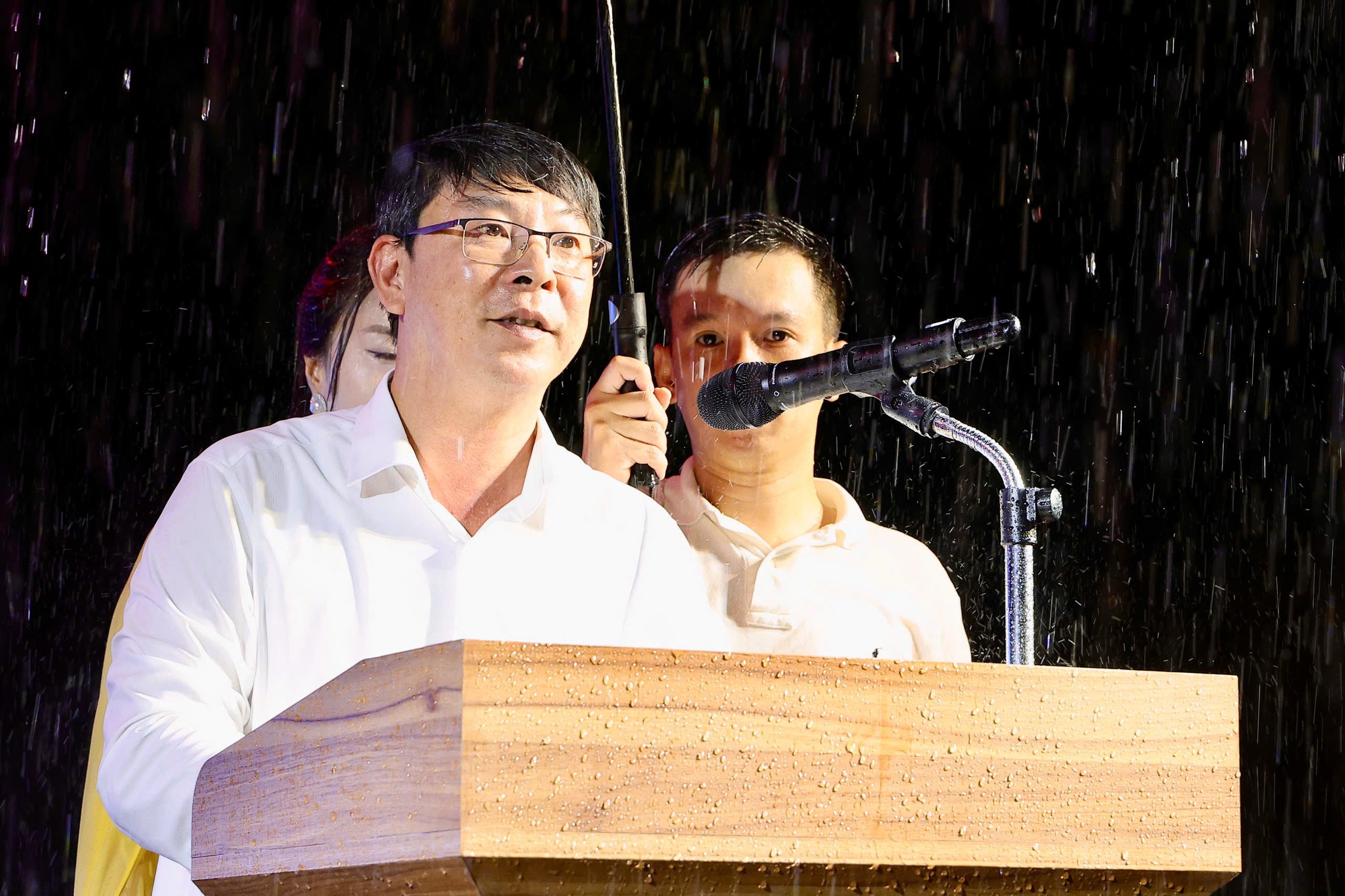 Chủ tịch UBND phường Gia Viên Chu Thanh Lương phát biểu khai mạc. Chủ tịch UBND phường Gia Viên Chu Thanh Lương phát biểu khai mạc.
