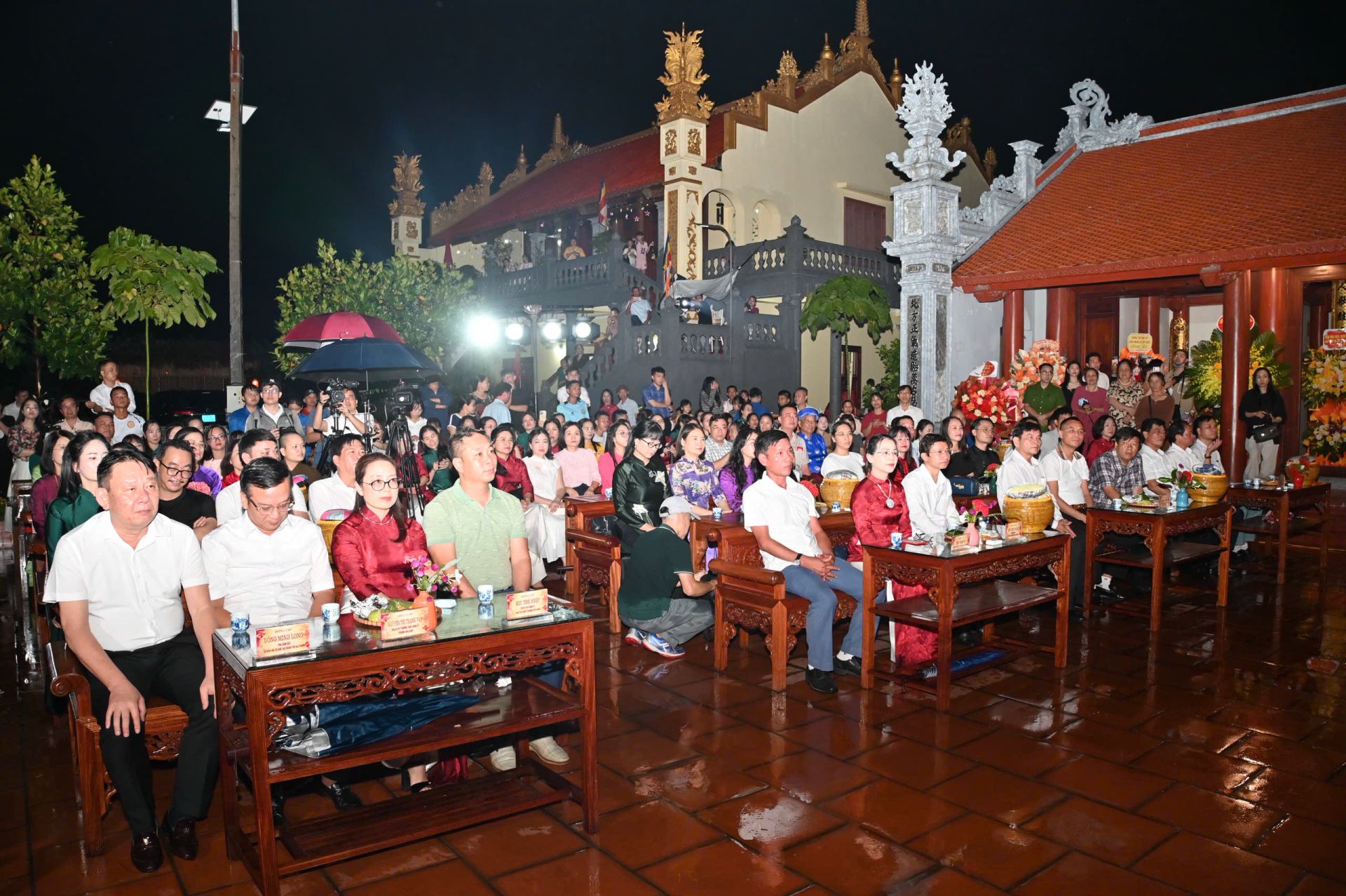 Đại biểu dự Lễ khai mạc.