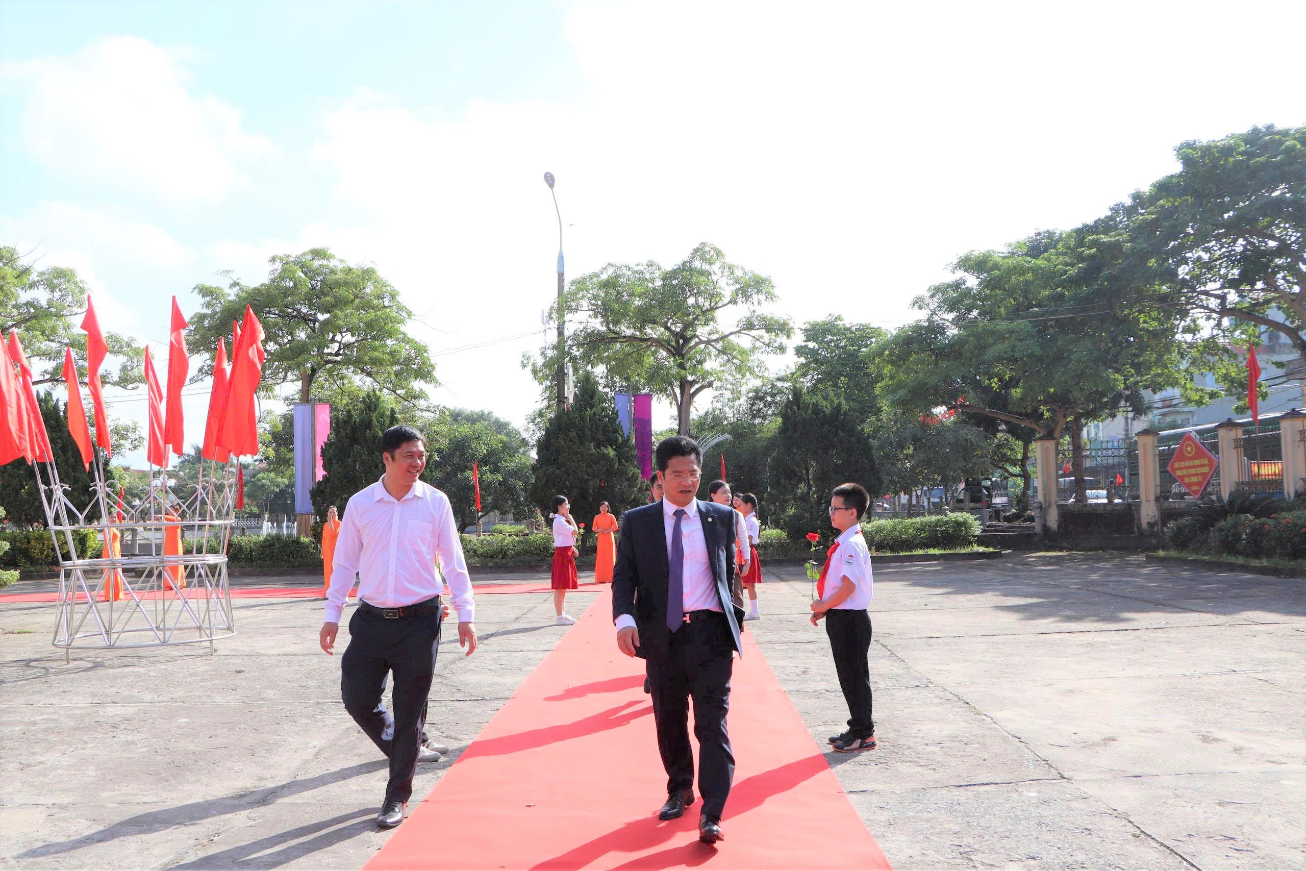 Vụ Bản long trọng kỷ niệm 125 năm Ngày sinh Giáo sư, Viện sĩ Trần Huy Liệu và đón nhận Bằng xếp hạng di tích quốc gia - Hình 1