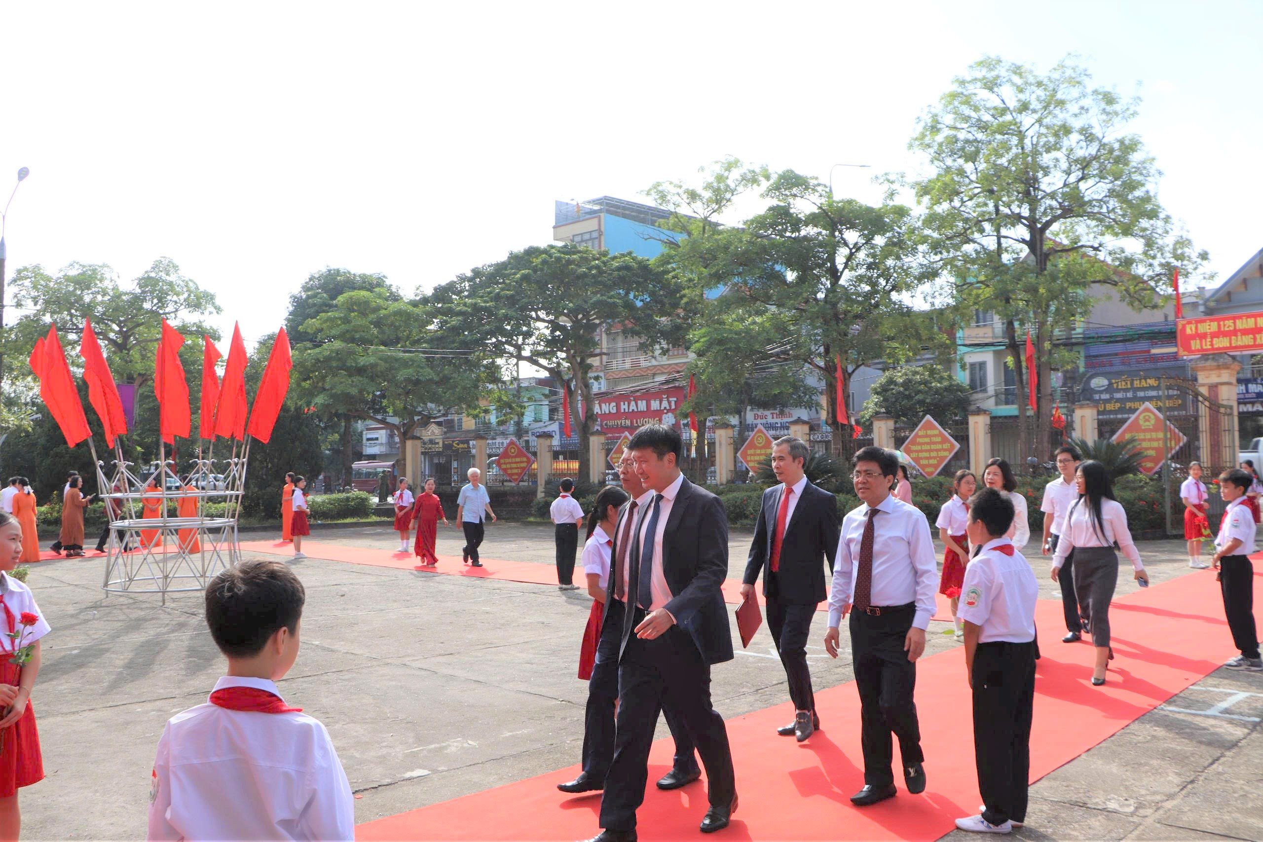 Vụ Bản long trọng kỷ niệm 125 năm Ngày sinh Giáo sư, Viện sĩ Trần Huy Liệu và đón nhận Bằng xếp hạng di tích quốc gia - Hình 1