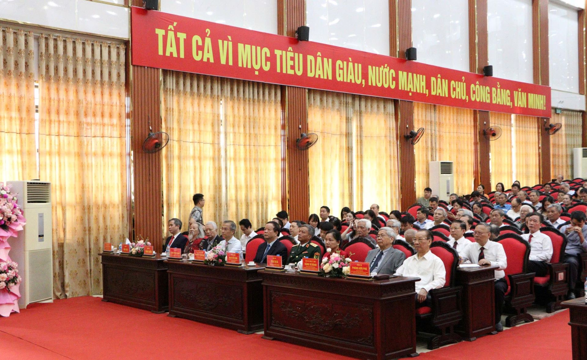 Vụ Bản long trọng kỷ niệm 125 năm Ngày sinh Giáo sư, Viện sĩ Trần Huy Liệu và đón nhận Bằng xếp hạng di tích quốc gia - Hình 2