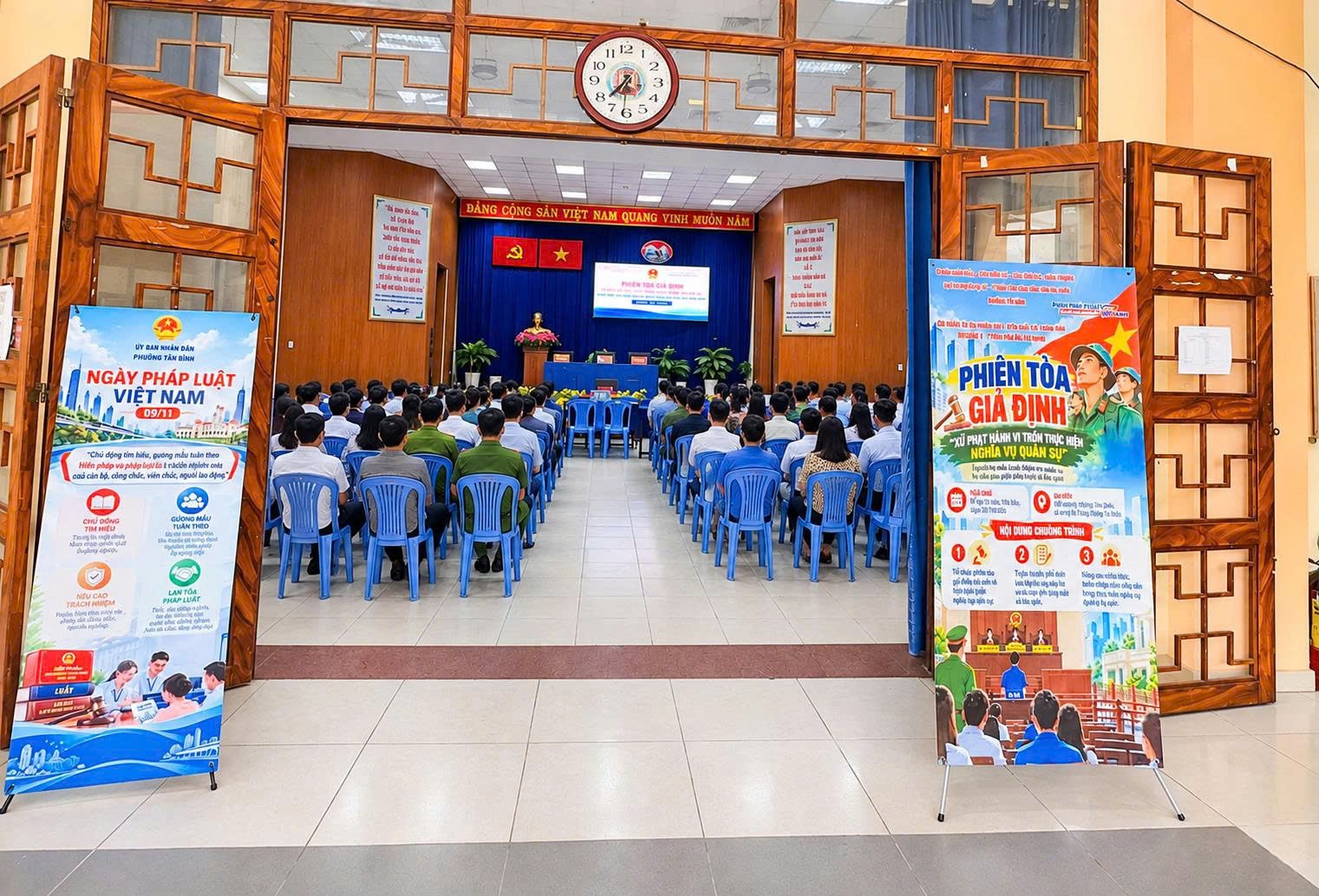 Chương trình thu hút sự tham dự của đại diện các đơn vị, đoàn thể và đông đảo đoàn viên, thanh niên trên địa bàn phường. Chương trình thu hút sự tham dự của đại diện các đơn vị, đoàn thể và đông đảo đoàn viên, thanh niên trên địa bàn phường.