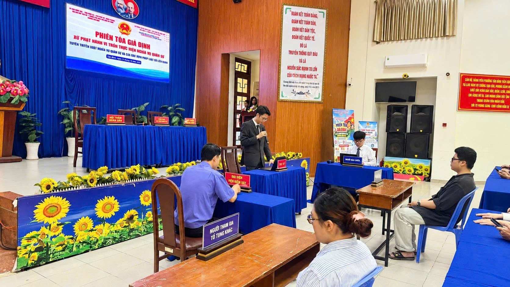 TP.HCM: Phường Tân Bình tuyên truyền pháp luật về nghĩa vụ quân sự qua phiên tòa giả định - Hình 2
