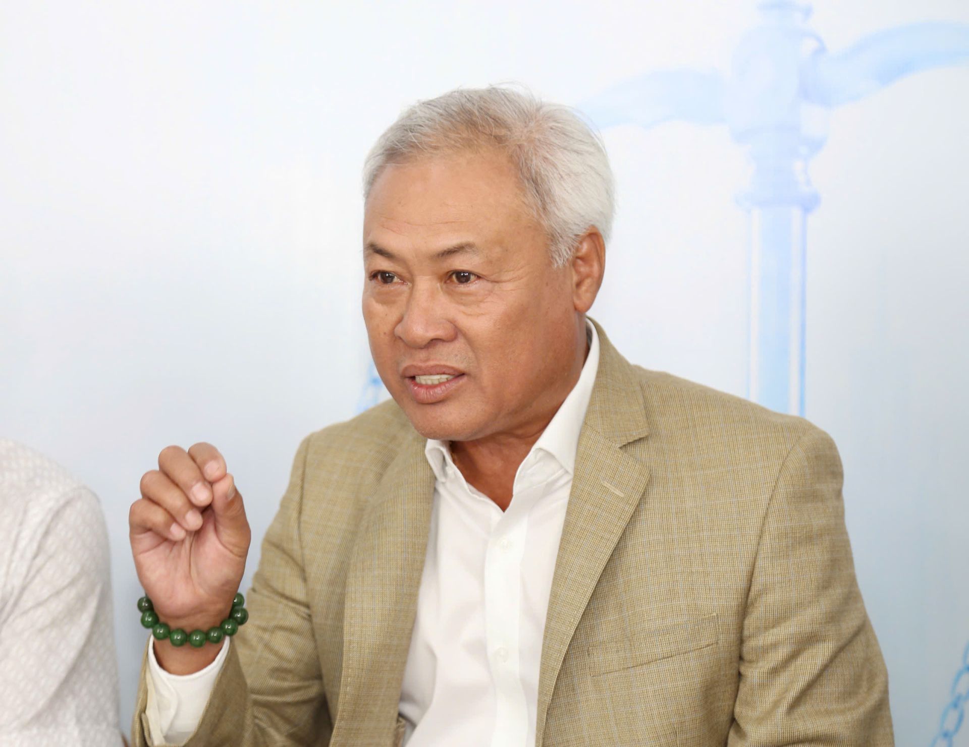 Luật sư Lê Hồng Nguyên khuyến cáo người dân chủ động kiểm tra thông tin luật sư tại Liên đoàn Luật sư Việt Nam hoặc Đoàn Luật sư trước khi giao dịch. Luật sư Lê Hồng Nguyên khuyến cáo người dân chủ động kiểm tra thông tin luật sư tại Liên đoàn Luật sư Việt Nam hoặc Đoàn Luật sư trước khi giao dịch.