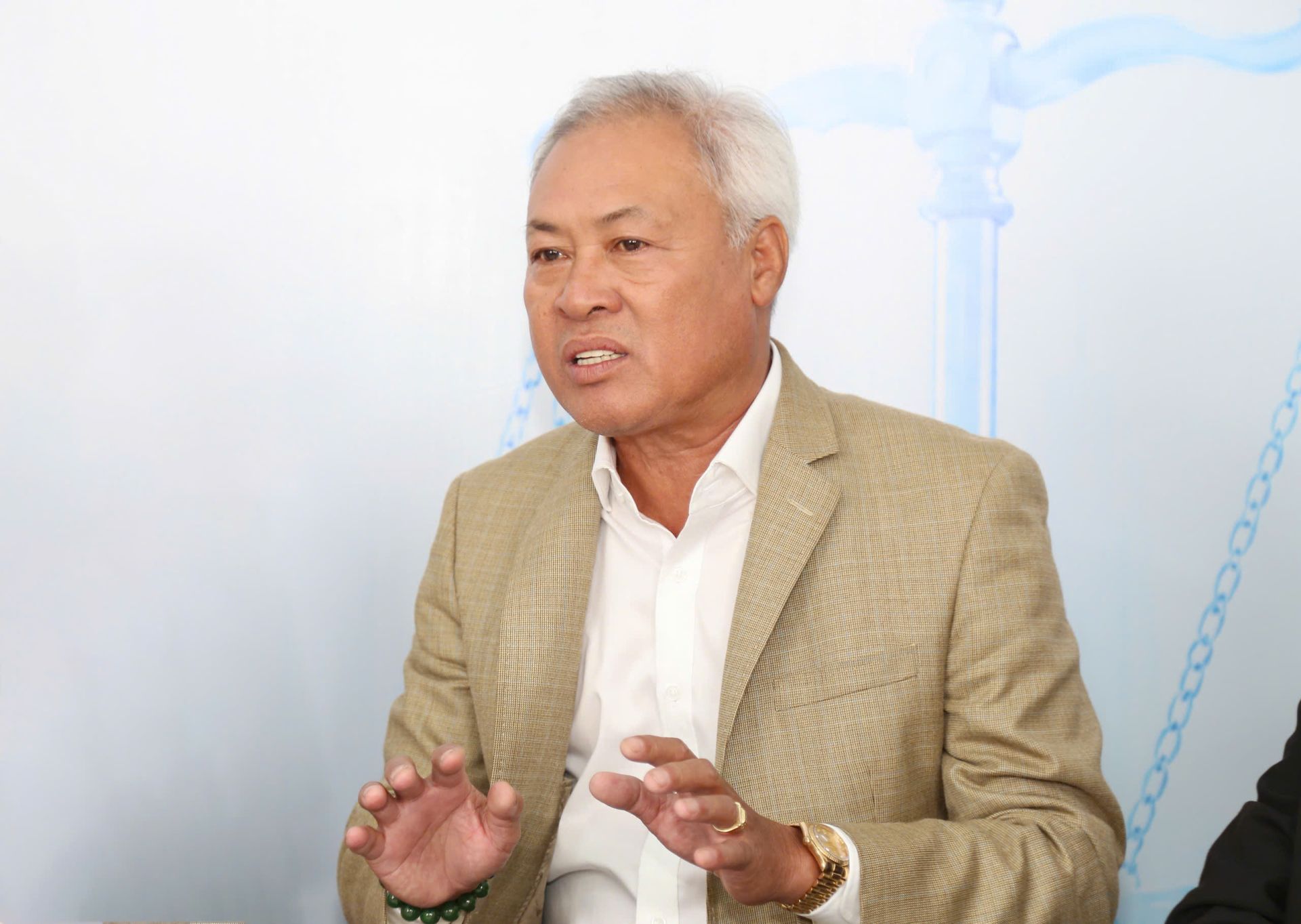 uật sư Lê Hồng Nguyên, Ủy viên Ban Thường vụ, Trưởng Cơ quan đại diện Liên đoàn Luật sư Việt Nam tại TP.HCM, chia sẻ về thực trạng mạo danh luật sư và các giải pháp ngăn chặn tại chương trình. uật sư Lê Hồng Nguyên, Ủy viên Ban Thường vụ, Trưởng Cơ quan đại diện Liên đoàn Luật sư Việt Nam tại TP.HCM, chia sẻ về thực trạng mạo danh luật sư và các giải pháp ngăn chặn tại chương trình.