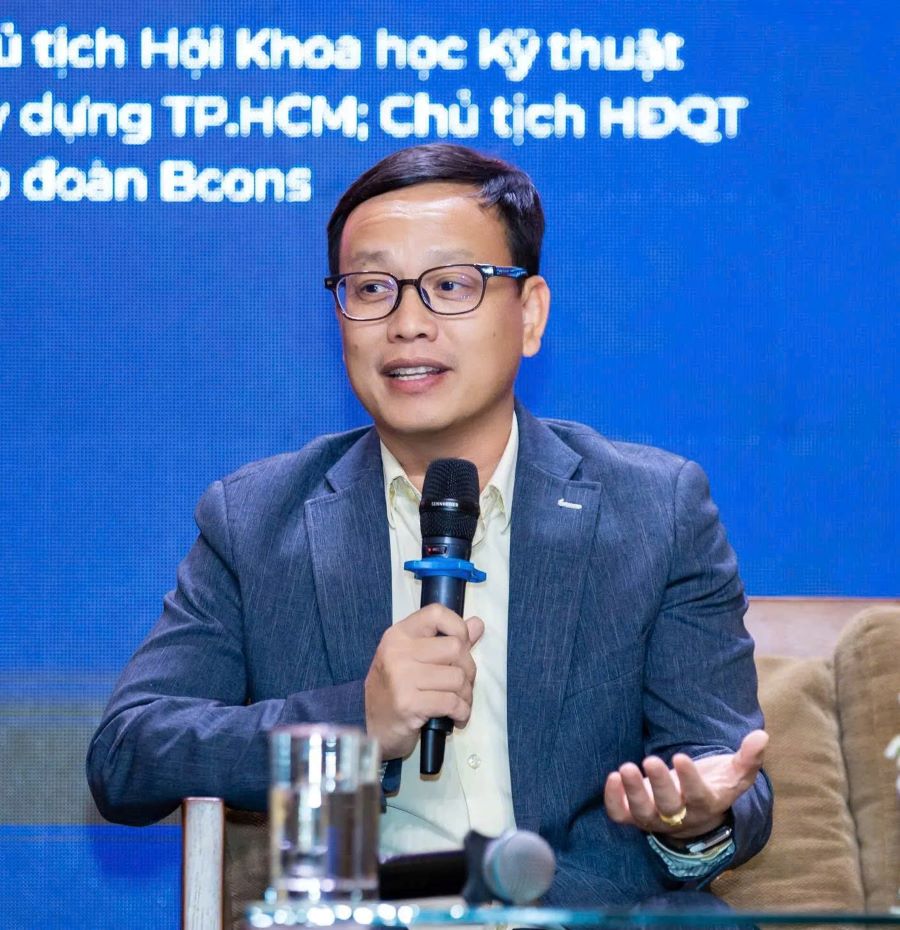 TS. L&ecirc; Như Thạch, Chủ tịch HĐQT Tập đo&agrave;n Bcons trao đổi dưới g&oacute;c nh&igrave;n doanh nghiệp tại Diễn đ&agrave;n.