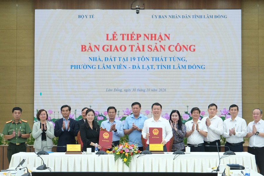 Bộ Y tế ký biên bản bàn giao tài sản công là nhà, đất tại số 19 Tôn Thất Tùng, phường Lâm Viên - Đà Lạt cho tỉnh Lâm Đồng Bộ Y tế ký biên bản bàn giao tài sản công là nhà, đất tại số 19 Tôn Thất Tùng, phường Lâm Viên - Đà Lạt cho tỉnh Lâm Đồng