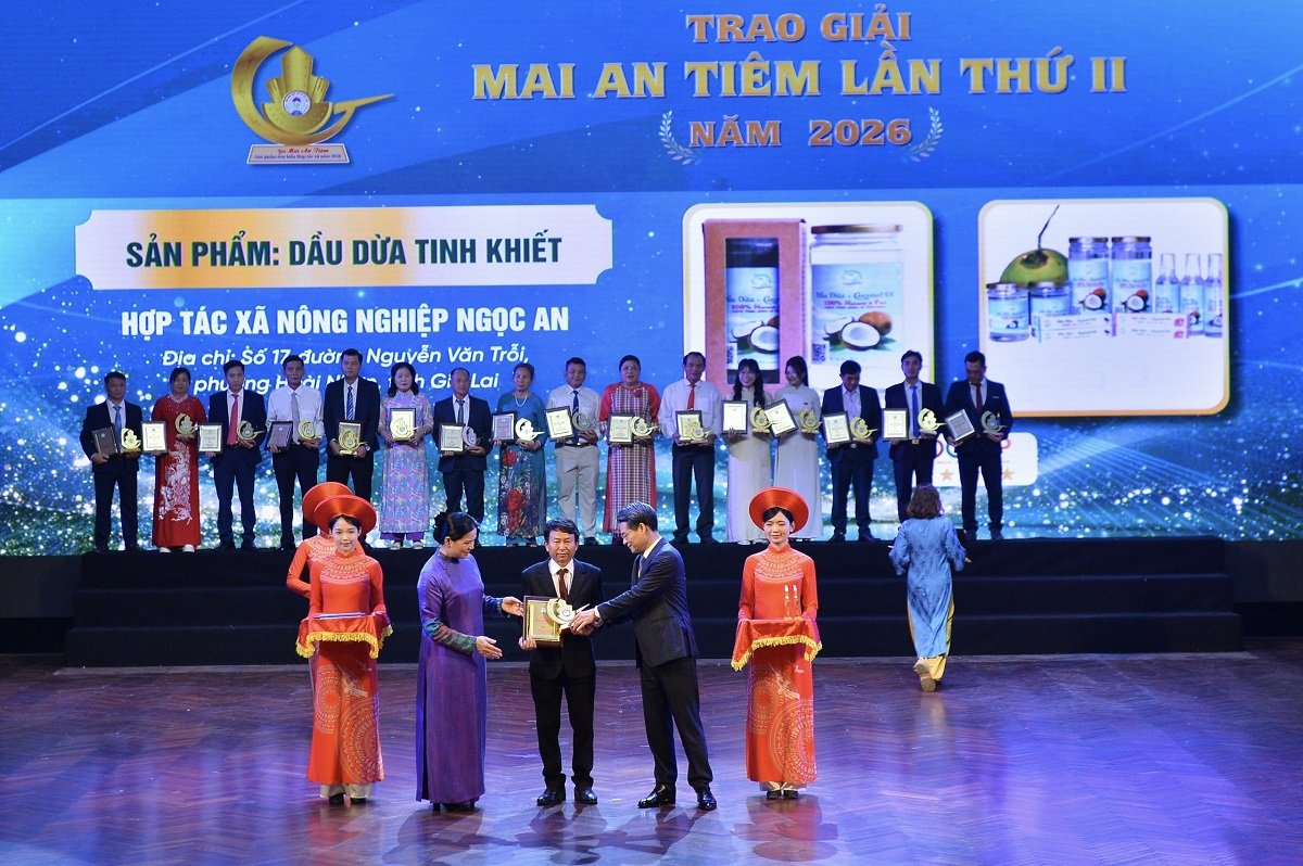 Việc sản phẩm dầu dừa tinh khiết của HTX Nông nghiệp Ngọc An được lựa chọn vào Danh sách 50 sản phẩm tiêu biểu và trao giải Mai An Tiêm năm 2026 góp phần lan tỏa hình ảnh kinh tế tập thể năng động, sáng tạo, lấy chất lượng và uy tín làm nền tảng phát triển Việc sản phẩm dầu dừa tinh khiết của HTX Nông nghiệp Ngọc An được lựa chọn vào Danh sách 50 sản phẩm tiêu biểu và trao giải Mai An Tiêm năm 2026 góp phần lan tỏa hình ảnh kinh tế tập thể năng động, sáng tạo, lấy chất lượng và uy tín làm nền tảng phát triển