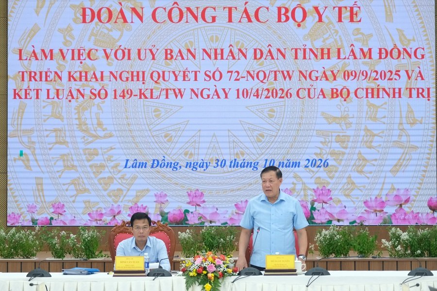 Đồng chí Đỗ Xuân Tuyên – Thứ trưởng Bộ Y tế và đồng chí Đinh Văn Tuấn – Tỉnh ủy viên, Phó Chủ tịch UBND tỉnh chủ trì buổi làm việc. Đồng chí Đỗ Xuân Tuyên – Thứ trưởng Bộ Y tế và đồng chí Đinh Văn Tuấn – Tỉnh ủy viên, Phó Chủ tịch UBND tỉnh chủ trì buổi làm việc.