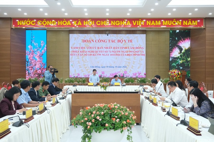 Quang cảnh buổi làm việc Quang cảnh buổi làm việc