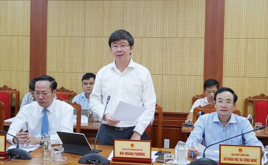 Chủ tịch UBND tỉnh Quảng Trị Bùi Hoàng Phương phát biểu tại buổi làm việc Chủ tịch UBND tỉnh Quảng Trị Bùi Hoàng Phương phát biểu tại buổi làm việc