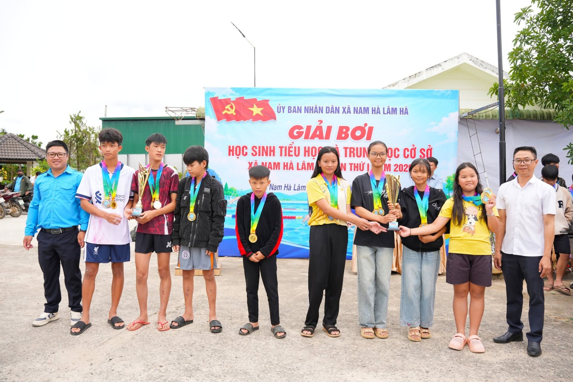 Ban Tổ chức đã trao Cúp, huy chương và tiền thưởng cho các vận động viên đạt thành tích xuất sắc ở từng nội dung thi đấu, với các giải Nhất, Nhì và giải Ba. Ban Tổ chức đã trao Cúp, huy chương và tiền thưởng cho các vận động viên đạt thành tích xuất sắc ở từng nội dung thi đấu, với các giải Nhất, Nhì và giải Ba.